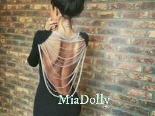 Mia_Dolly