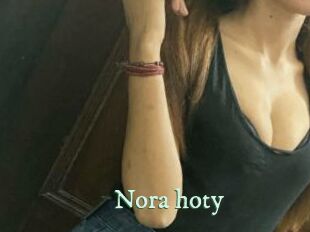 Nora_hoty